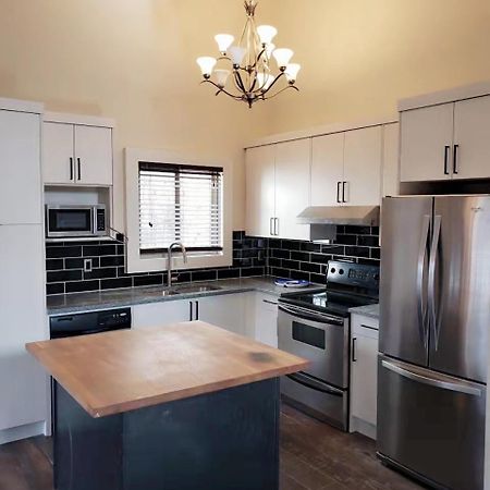 Calgary-Banff House Close Lrt&Dt&Free Parking公寓 外观 照片